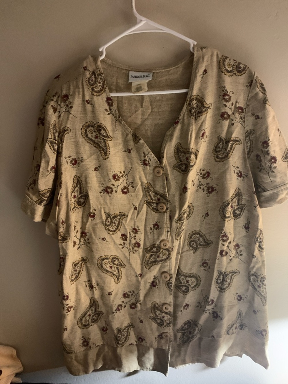 Fashion Bug Beige Paisley Button-Front Women’s Top
